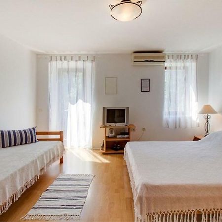 Apartments Jelena Вели-Лошинь Экстерьер фото